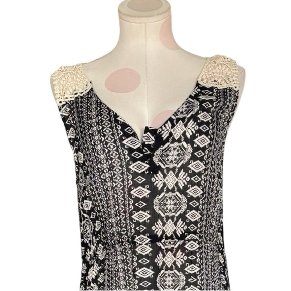 Red Ranch Western Style High Low Sun Dress with Crochet Detail - Medium - Picture 3 of 8